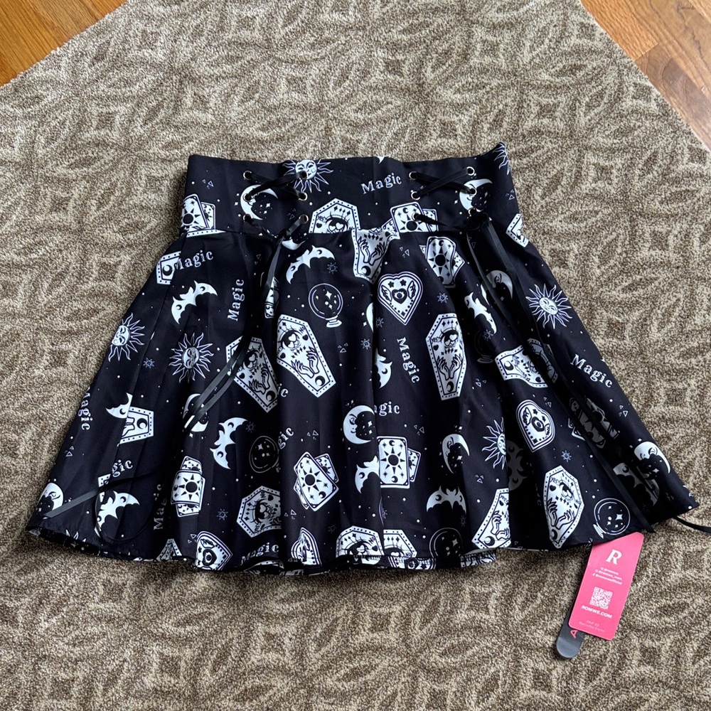 ROMWE Black and White Mystical Skater Skirt